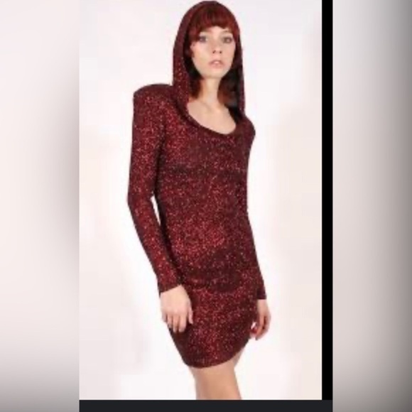 Beautiful dress size L like new Stretch with padded shoulders and a hood - Picture 1 of 9